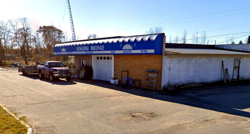 Singing Bridge Store and Station - Street Views 2009-2023